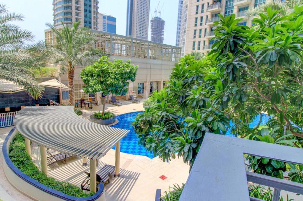 Trinity Holiday Homes - Standpoint Tower Downtown Dubai Eksteriør bilde