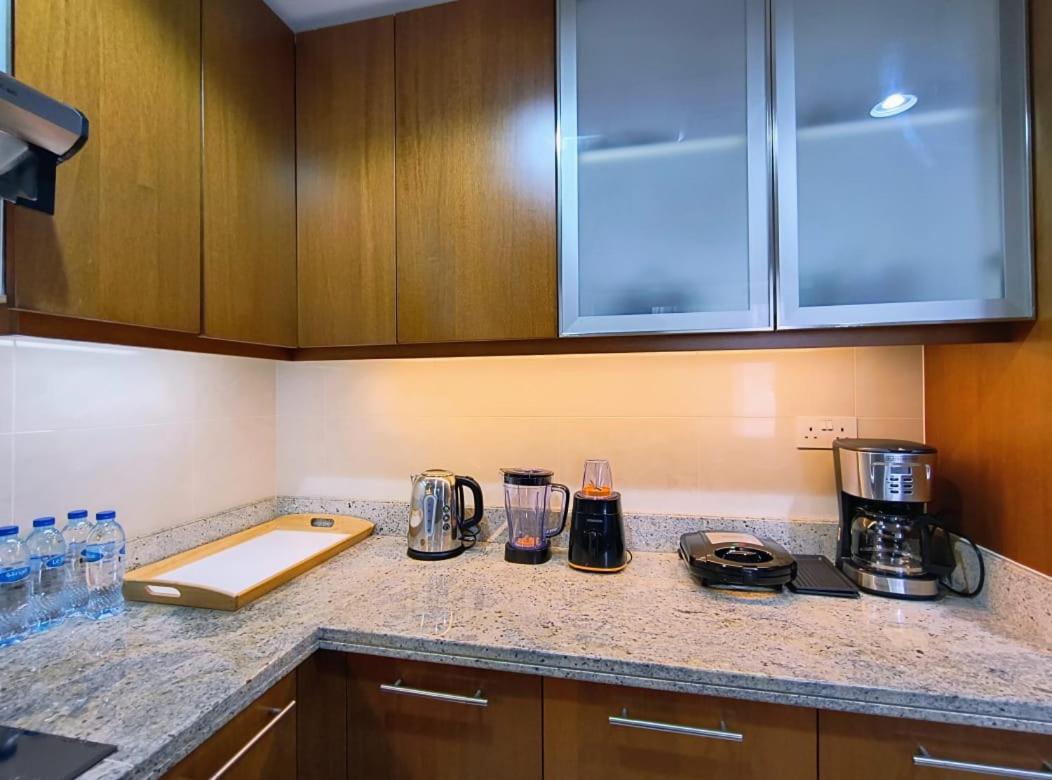 Trinity Holiday Homes - Standpoint Tower Downtown Dubai Eksteriør bilde