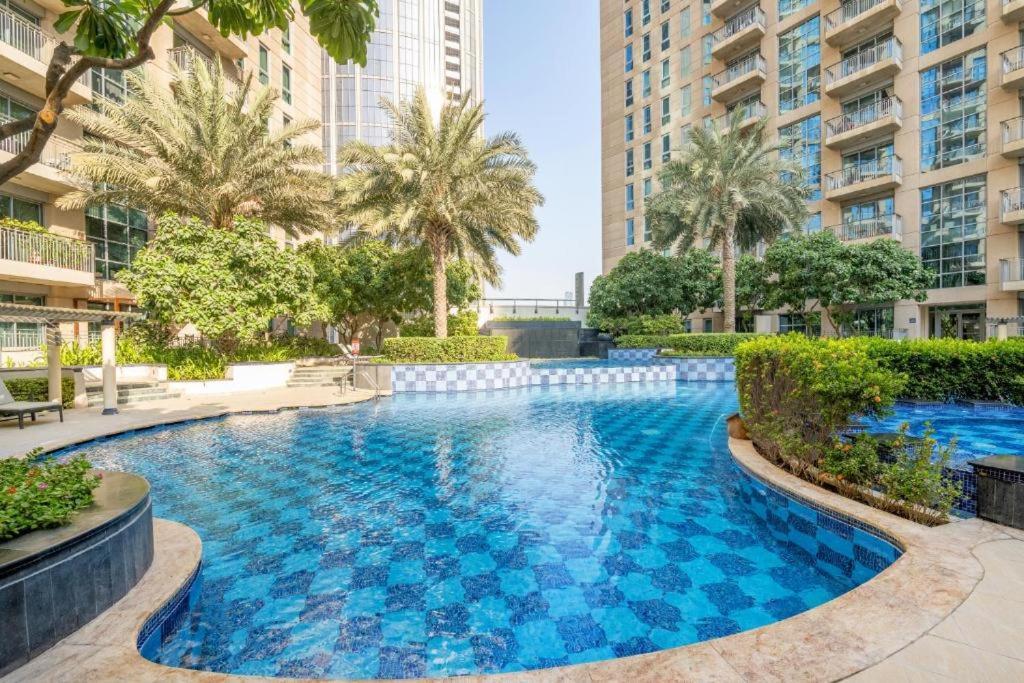 Trinity Holiday Homes - Standpoint Tower Downtown Dubai Eksteriør bilde